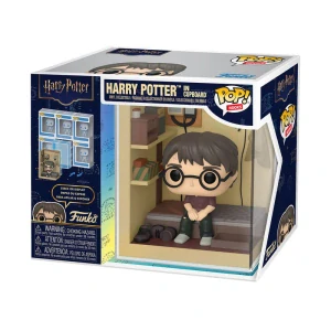Harry Potter: NOOKS - Harry Potter in cupboard