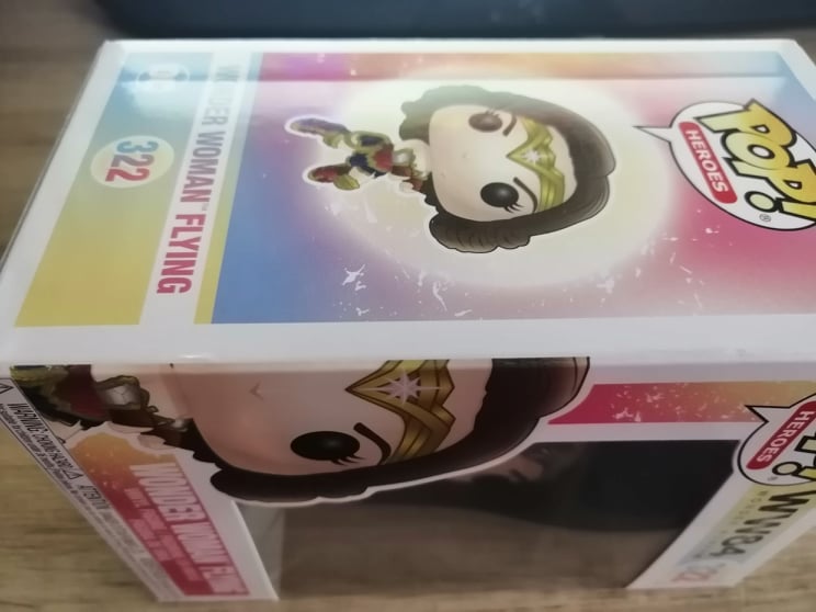 Wonder Woman 1984 - Wonder Woman Flying #322 (POŠKOZENÝ BOX)